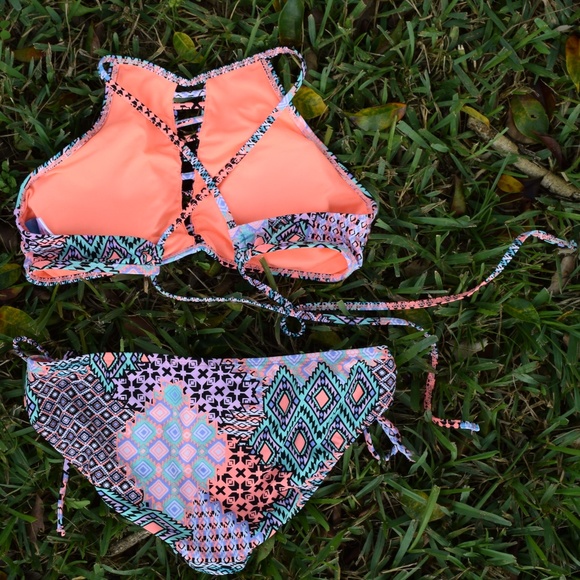 Bikini - Picture 4 of 4